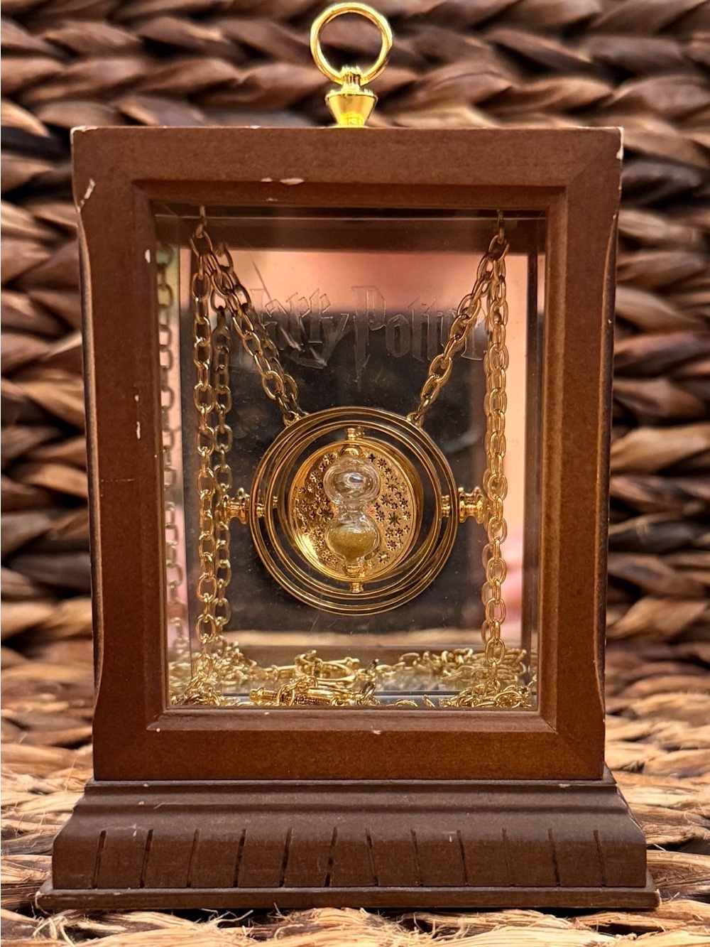 Harry Potter. Gold Time-Turner Style Pendant Necklace